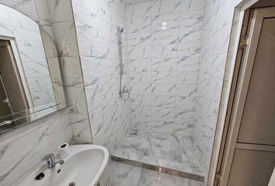 Spațiu comercial, de 200 mp, în Central - 3