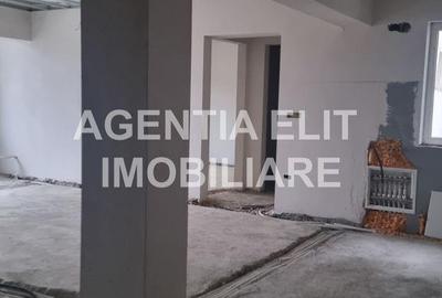 Apartament cu 3 camere semidecomandat în Central - 3