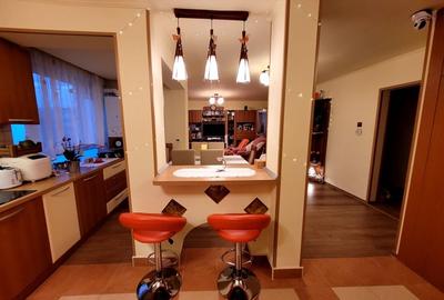 Apartament cu 4 camere decomandat în Central - 3