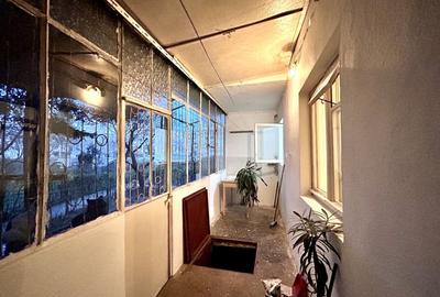 Apartament cu 3 camere decomandat în 9 Mai - 15