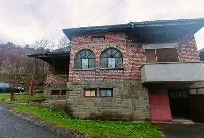 Casa solida cu dublu front stradal de vanzare-cartierul Ferneziu - 2
