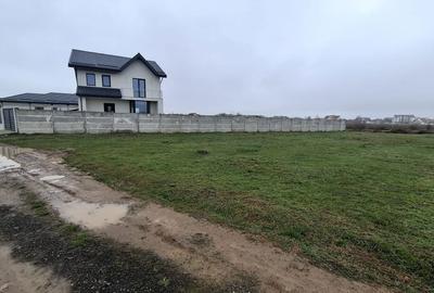 Teren de 767 mp, în Priseaca