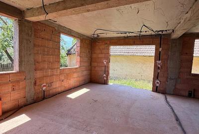 Casă cu 4 camere cu Teren 250 Mp în Sânandrei - 2