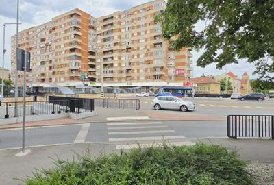 Apartament cu 3 camere decomandat în Central - 1