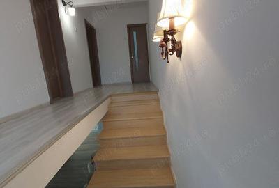 Casă cu 5 camere în Șoimuș - 1