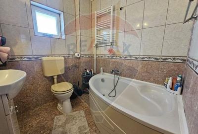 Casa / Vila cu 4 camere de vanzare in Valu lui Traian - 11