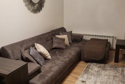 Apartament cu 3 camere semidecomandat, mobilat în 9 Mai - 2