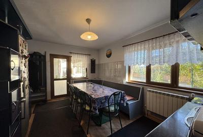 Casă cu 8 camere cu Teren 4057 Mp în Găneasa - 1