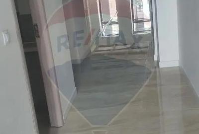 Spațiu comercial, de 230 mp, în Central - 6