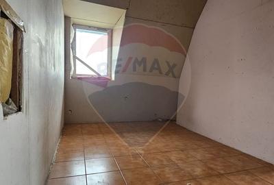 Casă individuală cu 5 camere cu Teren 1882 Mp în Central - 11