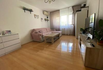 Apartament cu 3 camere decomandat, mobilat în Gorjului