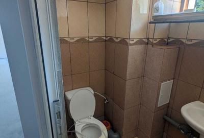 Spațiu comercial, de 130 mp, în Central - 4