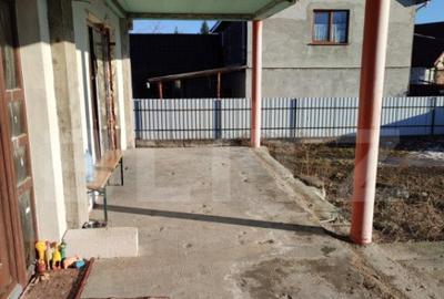 Casă cu 2 camere cu Teren 2000 Mp în Central