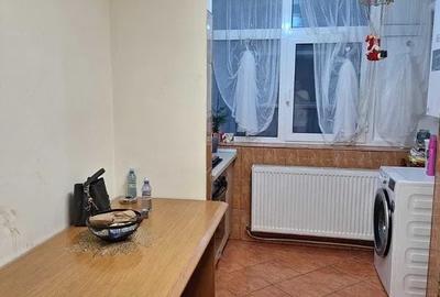 Apartament 3 camere - etaj -4/4- 71 mp  - 66500 euro - 3