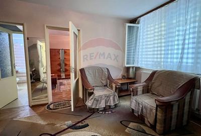 Apartament cu 2 camere semidecomandat, mobilat în Bd. Coșbuc - 1