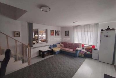 Petrosnita, Casa la Curte cu Garaj si Teren de 900 Mp Petrosnita, Casa la Curte cu Garaj si Teren de 900 Mp - 3