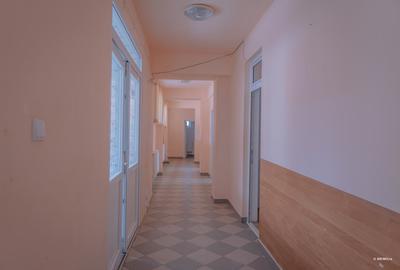 Cladire pentru clinica, pensiune sau centru social - Zemes - 4