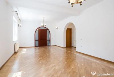 Casă cu 7 camere cu Teren 280 Mp în 1 Mai - 7