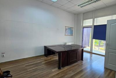 Spațiu comercial, de 60 mp, în Cornișa - 3