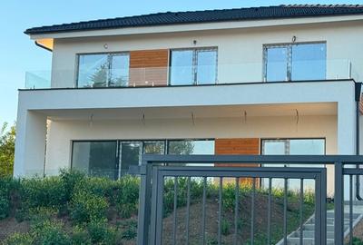 Casa de vanzare Chinteni Lac.
