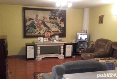 Casă individuală cu 5 camere cu Canalizare în Central - 3