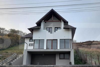 De vanzare casa individuala,135 mp utili, 1553 mp teren - 1