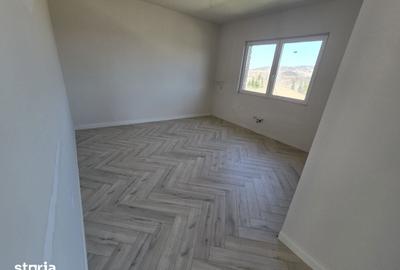 Casă cu 4 camere cu Canalizare în Corunca - 7