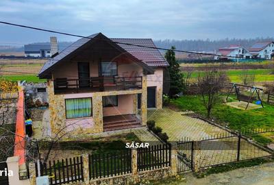 Casă cu 4 camere cu Teren 575 Mp în Recea