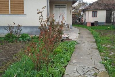 Casă cu 4 camere în Central - 1