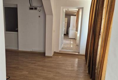 Casă cu 4 camere în Berceni - 4