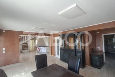 Casa de vanzare 405 mp utili 2 garaje 250 mp terase Slimnic Sibiu - 3