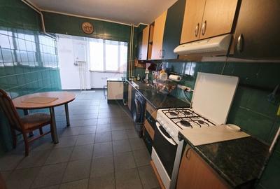 Apartament cu 2 camere de vanzare in zona 1 Mai - 7