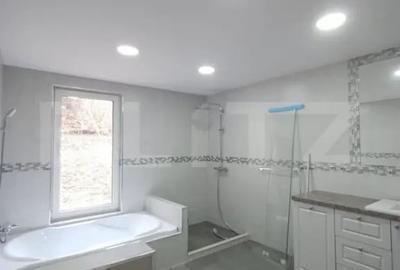 Casă cu 5 camere cu Teren 1590 Mp în Luna - 15