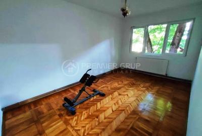 Apartament cu 4 camere în Tătărași