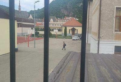 Apartament cu 3 camere în Decebal - 1