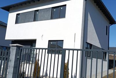 Casă cu 4 camere în Chinteni - 3