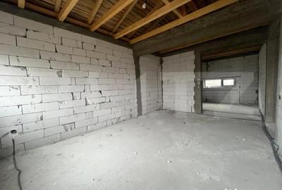 Casă cu 3 camere cu Teren 450 Mp în Central - 9