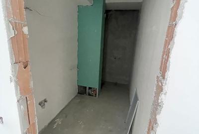 Apartament cu 2 camere decomandat în Palazu Mare - 3
