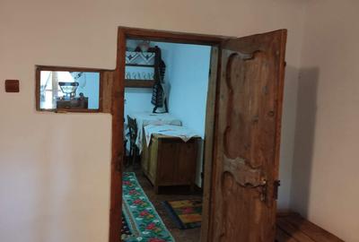 Casă cu 4 camere în Racovița - 3