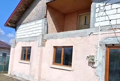 Casă cu 3 camere cu Teren 2522 Mp în Central - 4