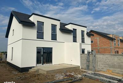 Casă cu 4 camere cu Teren 260 Mp în Central - 3