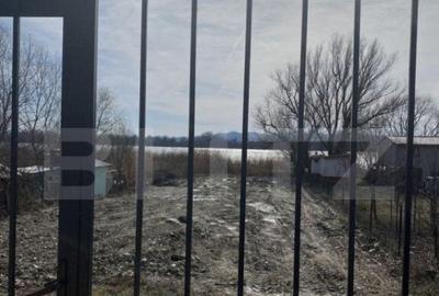 Teren de 1558 mp, în Central