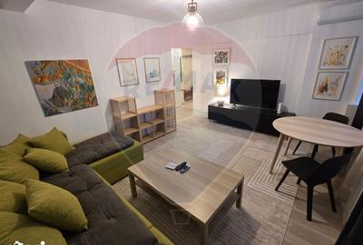 Apartament cu 2 camere decomandat, mobilat în Romană