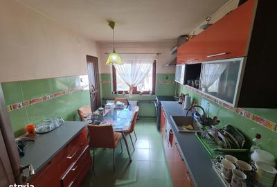 Apartament cu 5 camere decomandat în Micălaca - 1