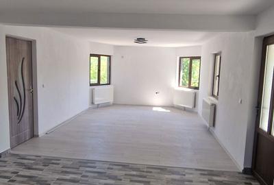 Casă cu 3 camere cu Teren 450 Mp în Vălenii de Munte - 1