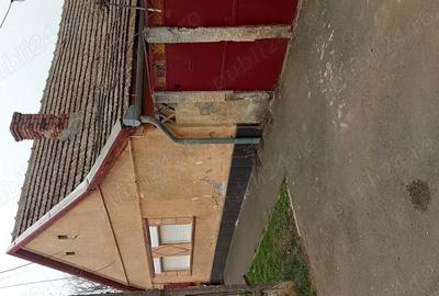 Casă cu 4 camere în Central - 2