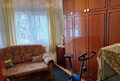 Apartament cu 4 camere decomandat în Central - 2