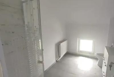 Casă cu 6 camere cu Canalizare în Moșilor - 20