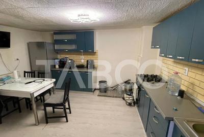 Casă cu 3 camere cu Canalizare în Gura Râului - 1