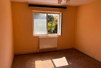 Apartament cu 3 camere zona Piata Daciei ~ etaj 1 din 10 ~ confort 1 decomandat - 3